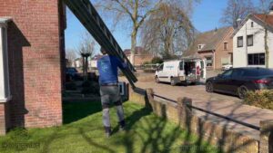 Schoorsteen onderhoud Heerenveen ladder bus